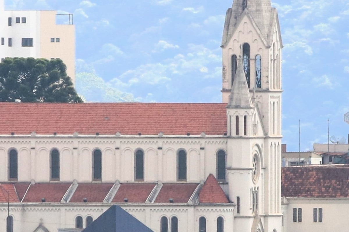 Política e religião: Para 81% dos brasileiros, é fundamental que candidato acredite em Deus