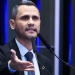 Cleitinho compara Minas ao Flamengo e diz que Estado não está quebrado, só precisa 'mudar energia' 25 Cleitinho compara Minas ao Flamengo e diz que Estado não está quebrado, só precisa 'mudar energia'