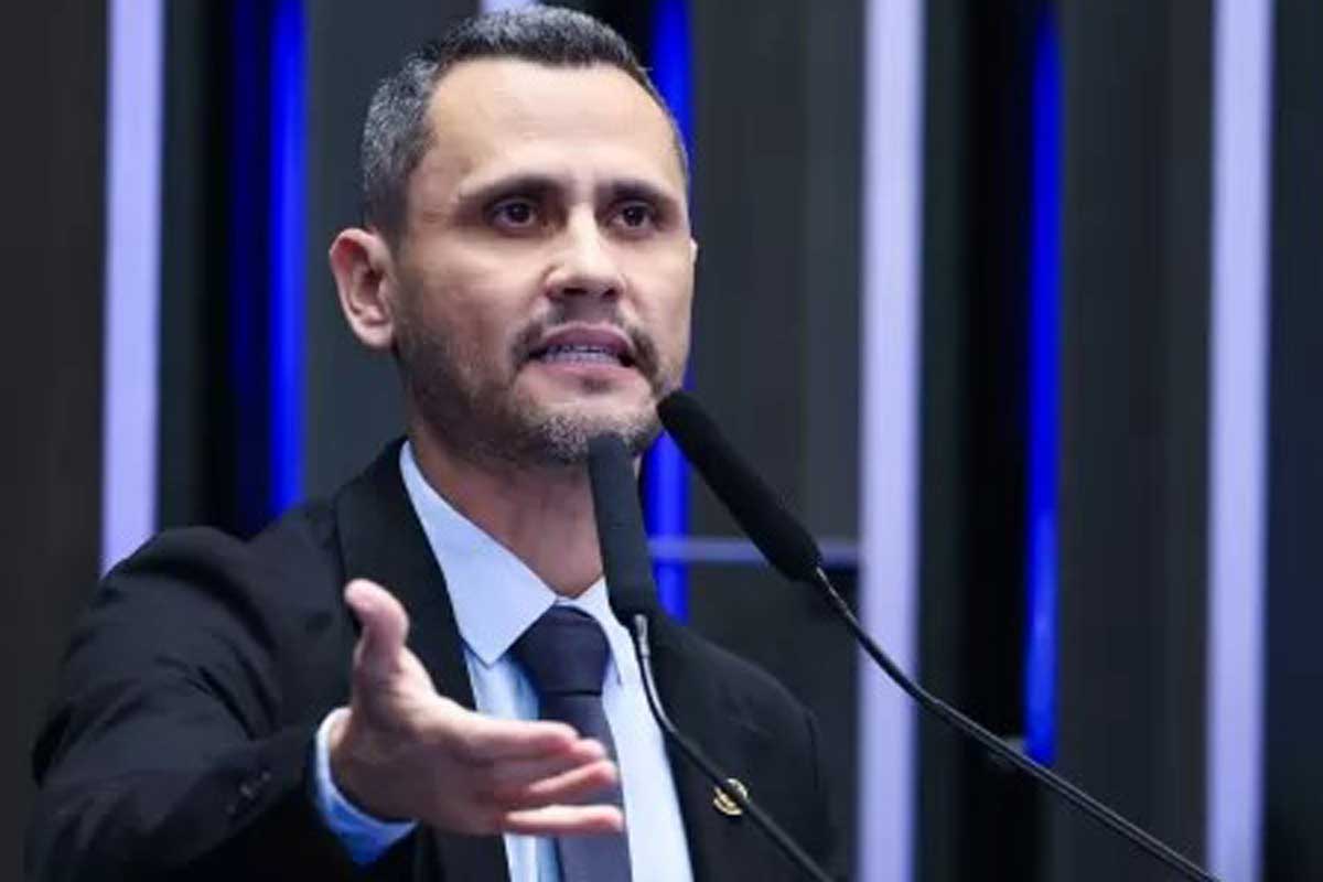 Cleitinho compara Minas ao Flamengo e diz que Estado não está quebrado, só precisa 'mudar energia' 1 Cleitinho compara Minas ao Flamengo e diz que Estado não está quebrado, só precisa 'mudar energia'