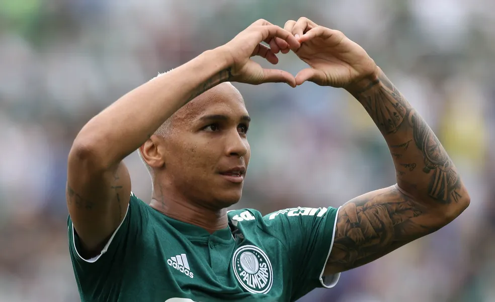 Deyverson dá OK para Leila Pereira e aceita voltar ao Palmeiras