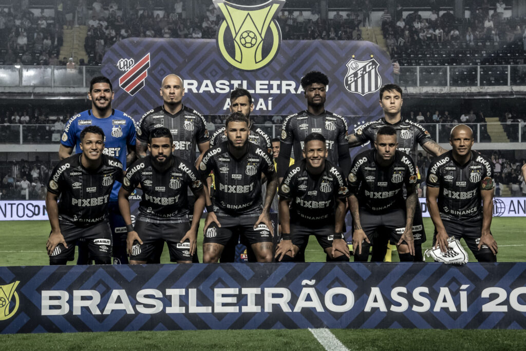 Velho conhecido está de volta ao Santos e pode assumir o gol após lesão tirar Brazão de combate
