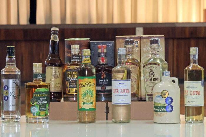 Do alambique direto para o copo: Festival de Cachaça de JF reúne 12 expositores e disputa de drinks autorais