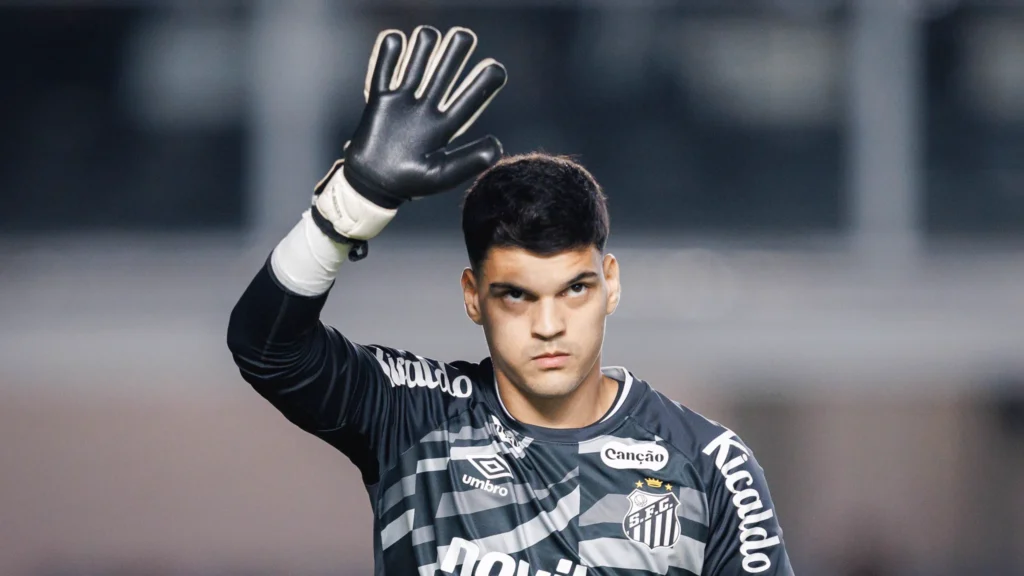 Santos bate o martelo e confirma fim de ciclo do goleiro Gabriel Brazão