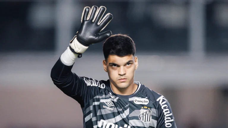 Santos bate o martelo e confirma fim de ciclo do goleiro Gabriel Brazão