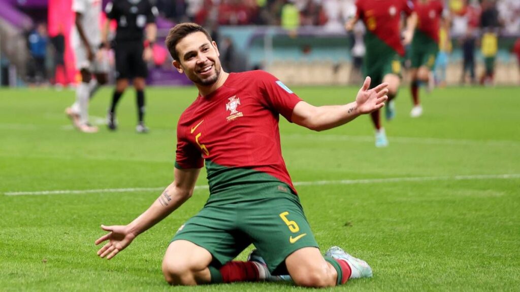 Após Cebolinha, Arthur e Coutinho, Santos pode contratar lateral português ex-Bayern de Munique