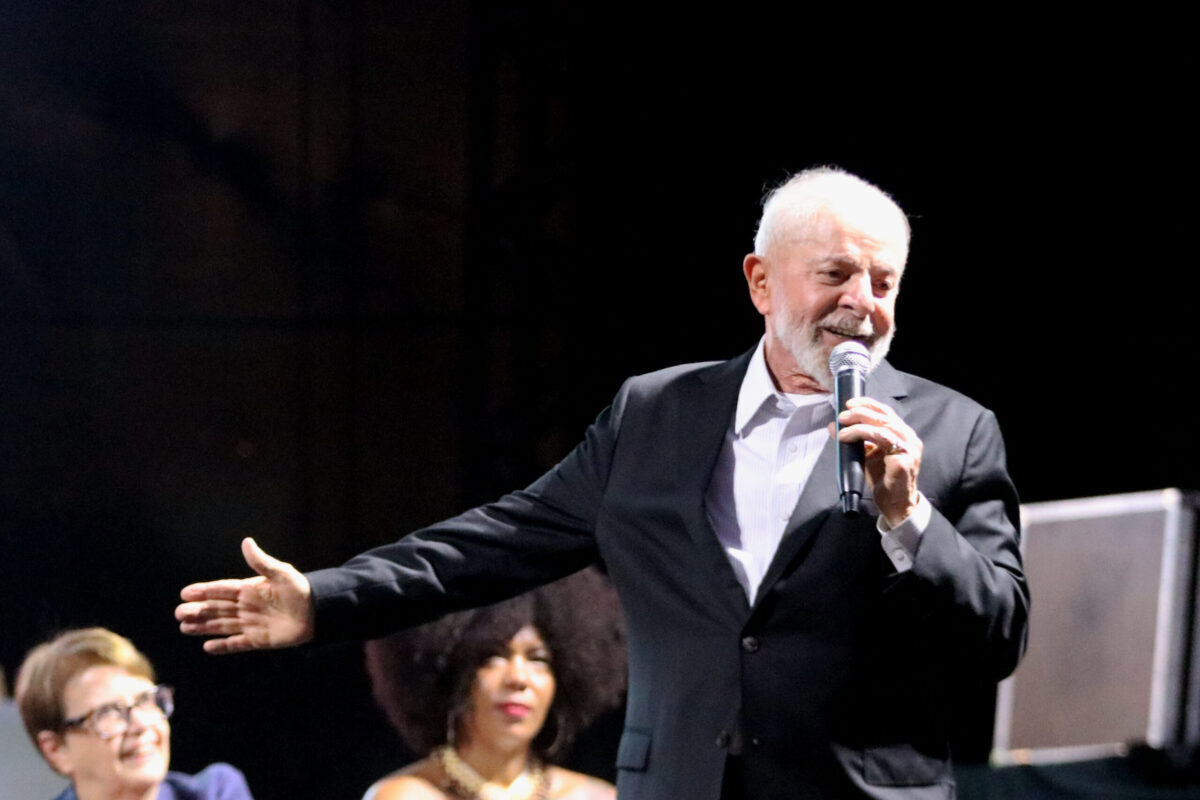 Lula comemora fim da escala 6×1 e chama de ‘vitória dos trabalhadores’ do Brasil
