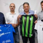 Mateus Simões anuncia R$ 32 milhões para clubes mineiros após MP das bets 5 MATEUS SIMOES E TOMES MINEIROS CRISTIANO MACHADO IMPRENSA MG