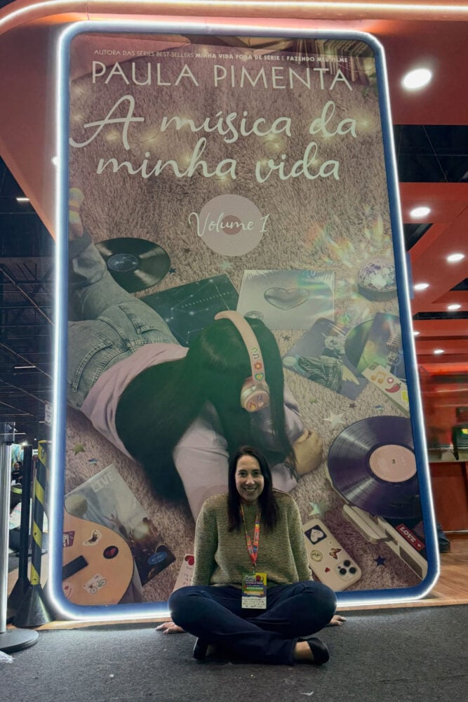 Paula Pimenta lança ‘A música da minha vida’ e expande universo de ‘Fazendo meu filme’ 2 paula pimenta livro a música da minha vida