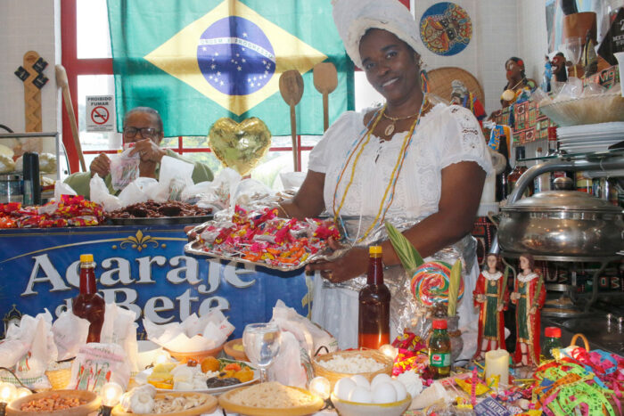 Cosme e Damião: restaurante em Juiz de Fora celebra tradição com caruru e programação infantil 1 SAO COSME E SAO DAMIAO BETE FELIPE COURI 3