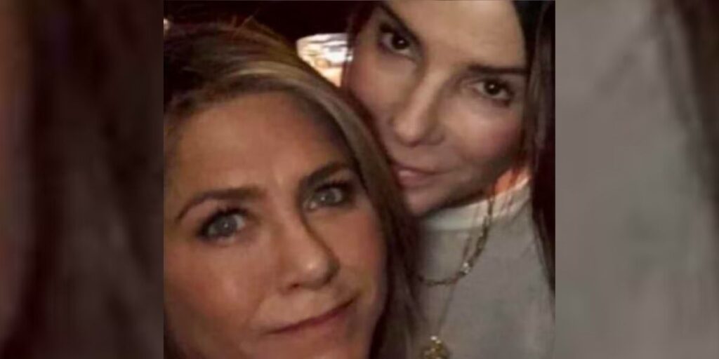 Sandra Bullock e Jennifer Aniston namoraram o mesmo ator nos anos 1990 — e só depois viraram amigas