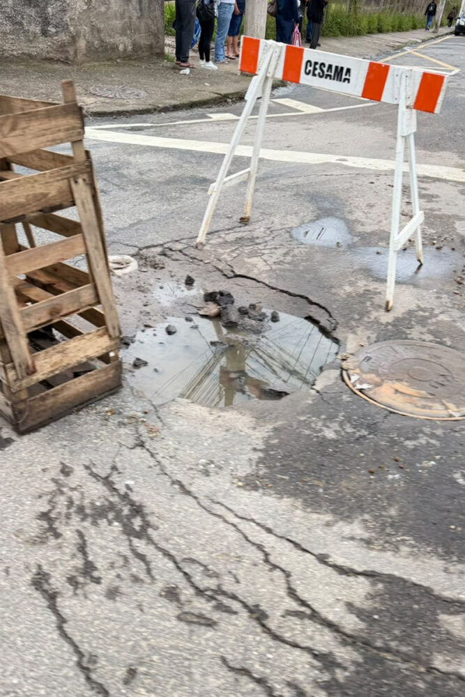 Vazamento de esgoto preocupa moradores no Cidade do Sol 11 VU Contruibuicao da leitora