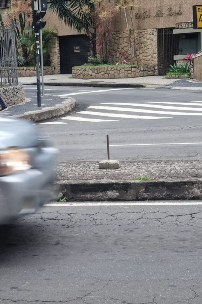 Bases de propaganda eleitoral ficam em calçadas de Juiz de Fora após retirada de windbanners 12 VU Foto Tribuna 9