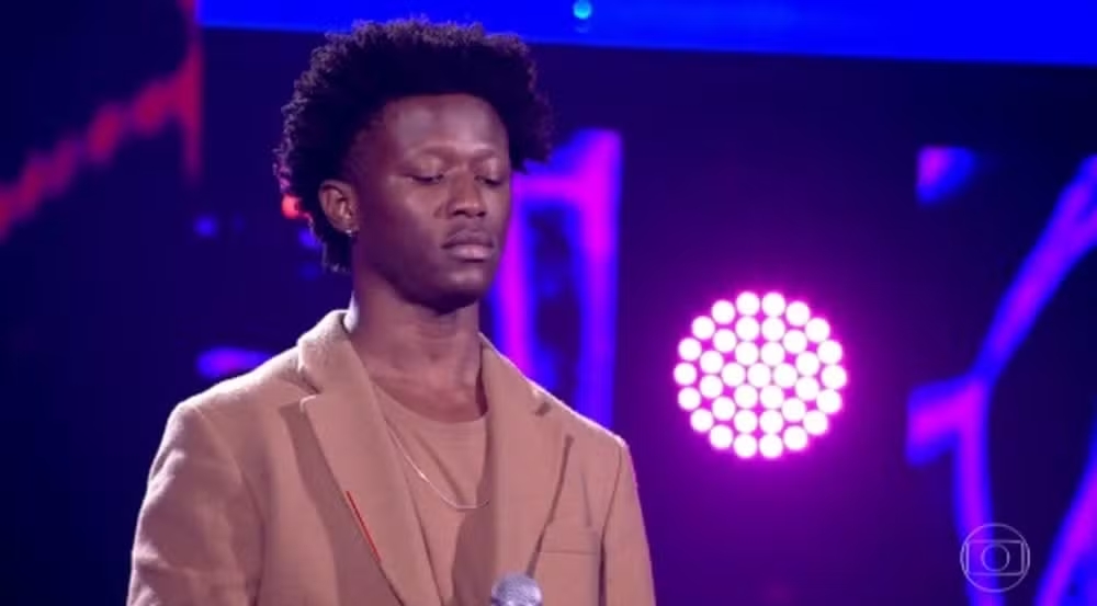 Cantor de 29 anos que chegou à final do The Voice Brasil ficou sem trabalhos como cantor e precisou encontrar outra forma de pagar as contas: acabou realizando um dos maiores sonhos de sua vida