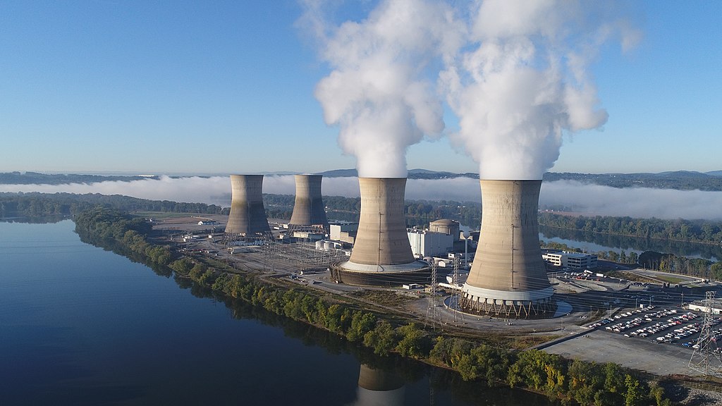 Centros de inteligência artificial e fábricas de chips vão exigir energia equivalente a 20 usinas nucleares em um único país