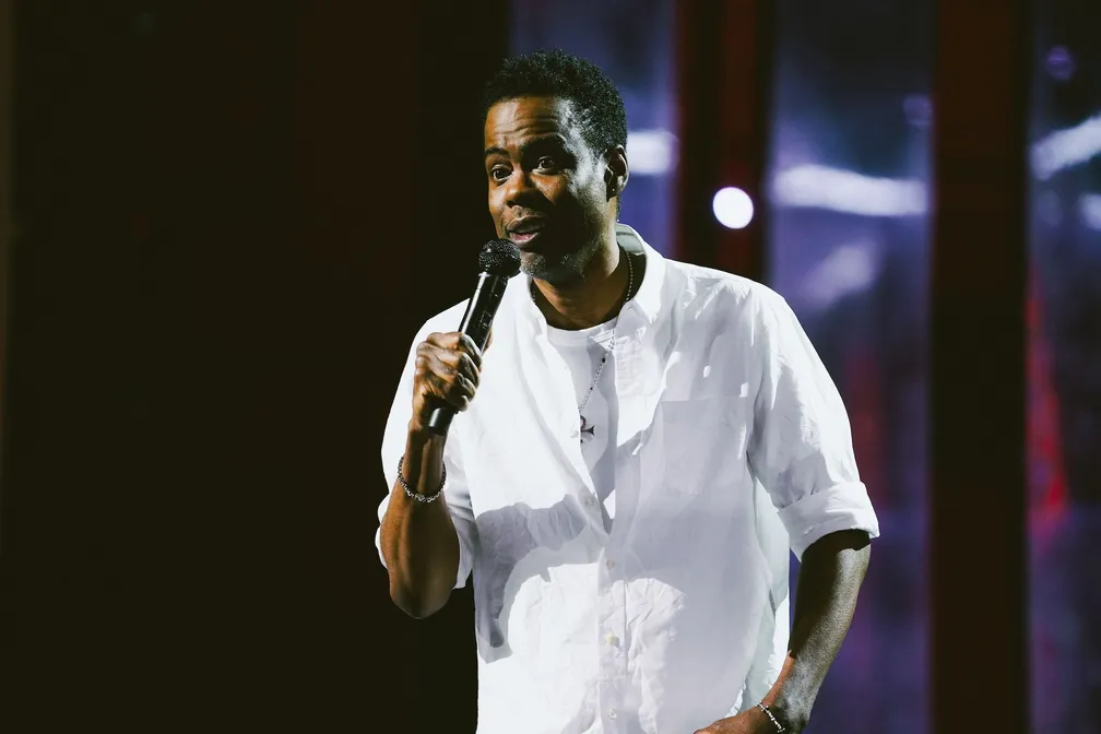 Chris Rock passou quatro anos longe do Oscar após o tapa de Will Smith e agora admite que voltaria por um único motivo