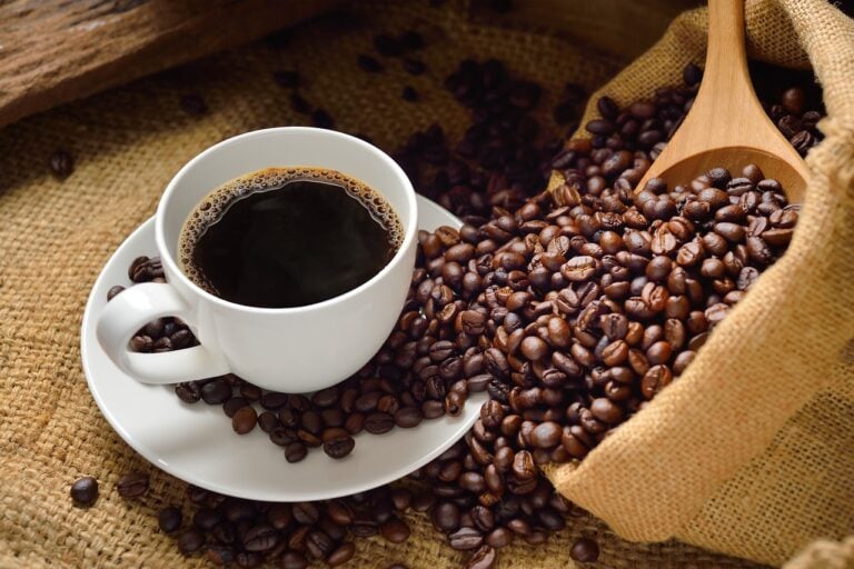Você toma café todos os dias para espantar o sono, mas percebeu que a bebida já não faz o mesmo efeito de antes? Especialistas têm uma explicação