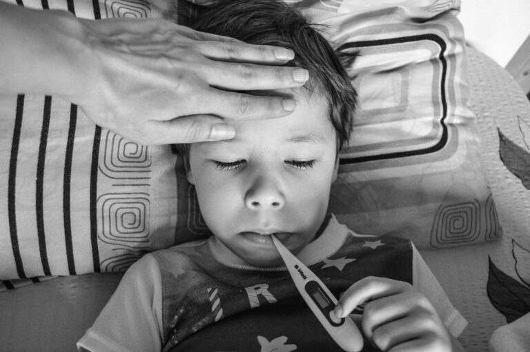 Doença contagiosa é confirmada no Brasil, famílias recebem alerta e aulas são suspensas por 72 horas