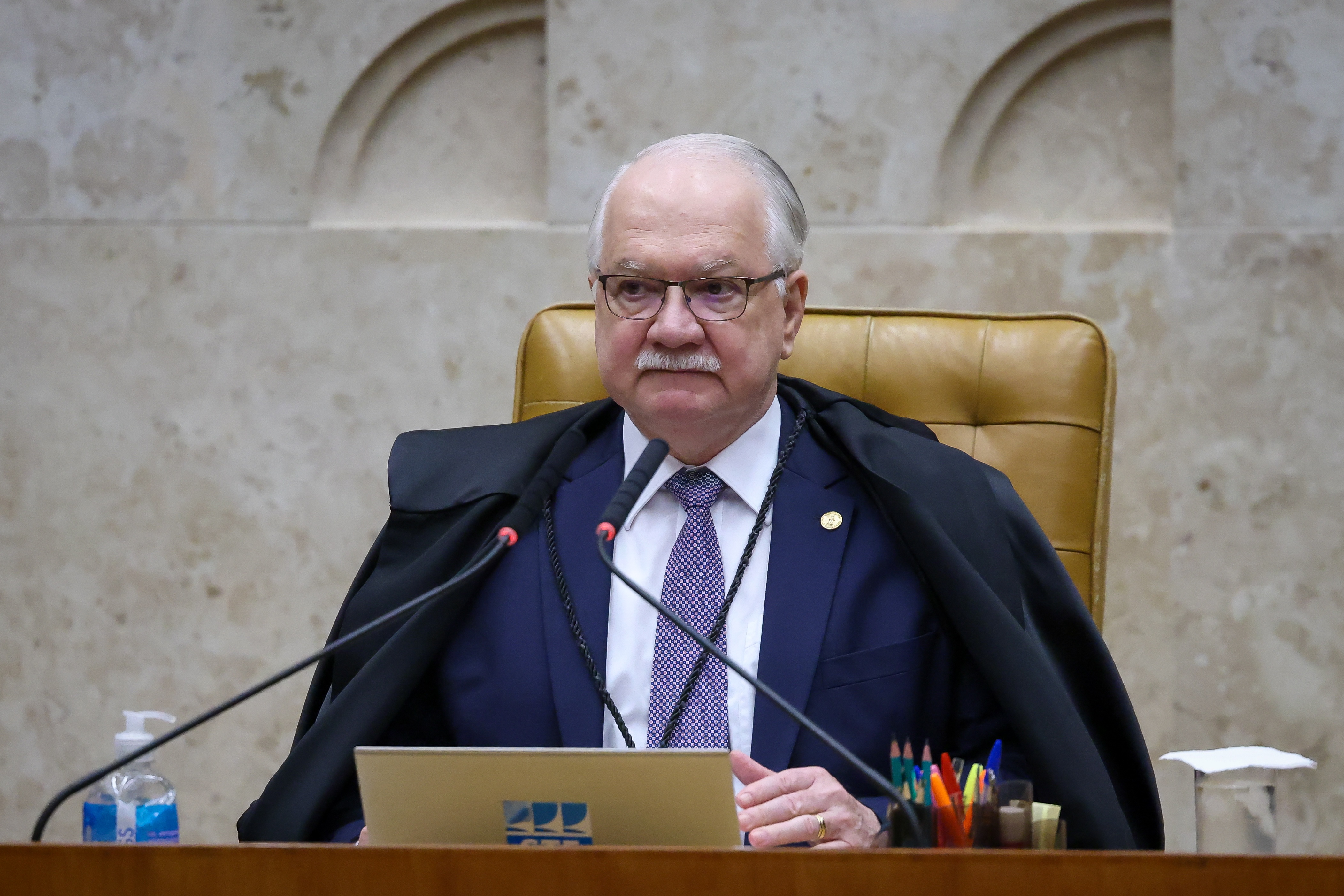 Fachin dá 48 horas para diretor da PF se explicar e mantém Andrei Rodrigues no cargo