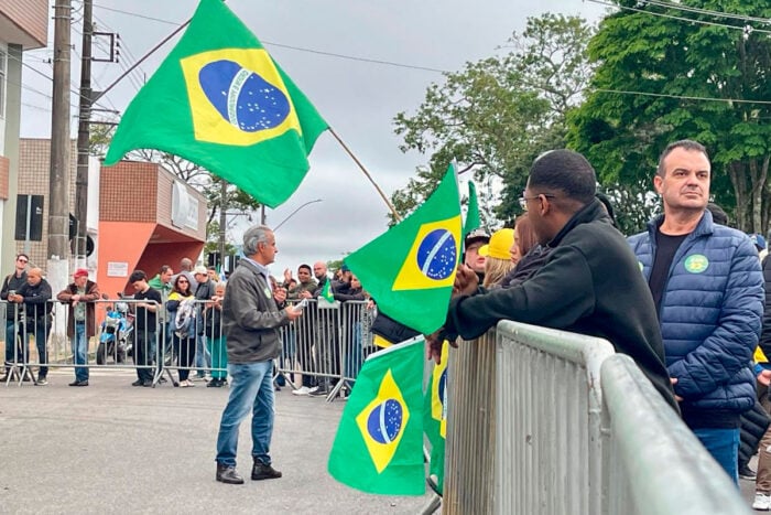 flavio bolsonaro apoiadores felipe couri