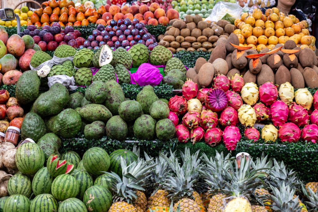 Fruta pode fazer bem ao coração, mas estudo com 371 mil pessoas encontrou um detalhe que muda a forma como muita gente consome esse alimento no dia a dia
