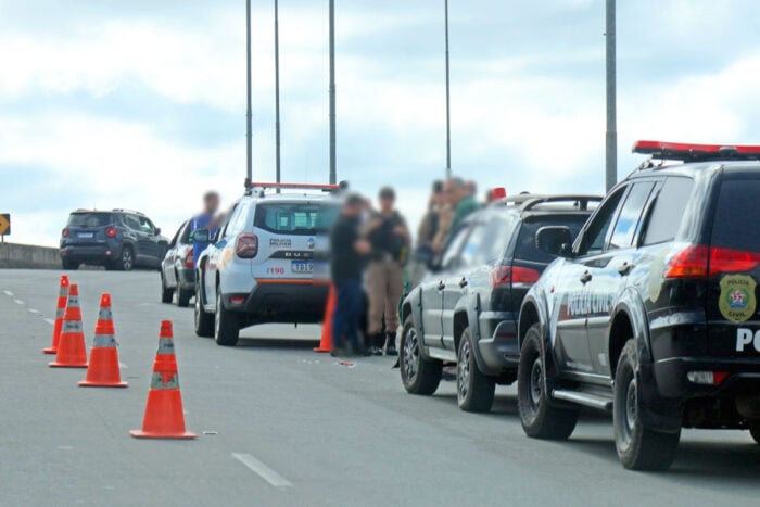 homem baleado transito felipe couri