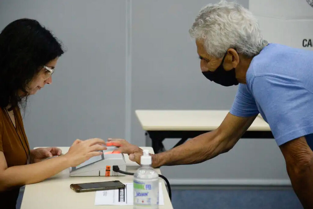 Aposentado que votar nas eleições terá Prova de Vida automática no INSS 1 idoso prova de vida votacao foto tomaz silva agencia brasil