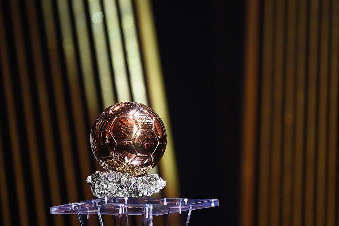 Estrela que já disputou a Bola de Ouro aceita jogar com Neymar e vira novo reforço do Santos