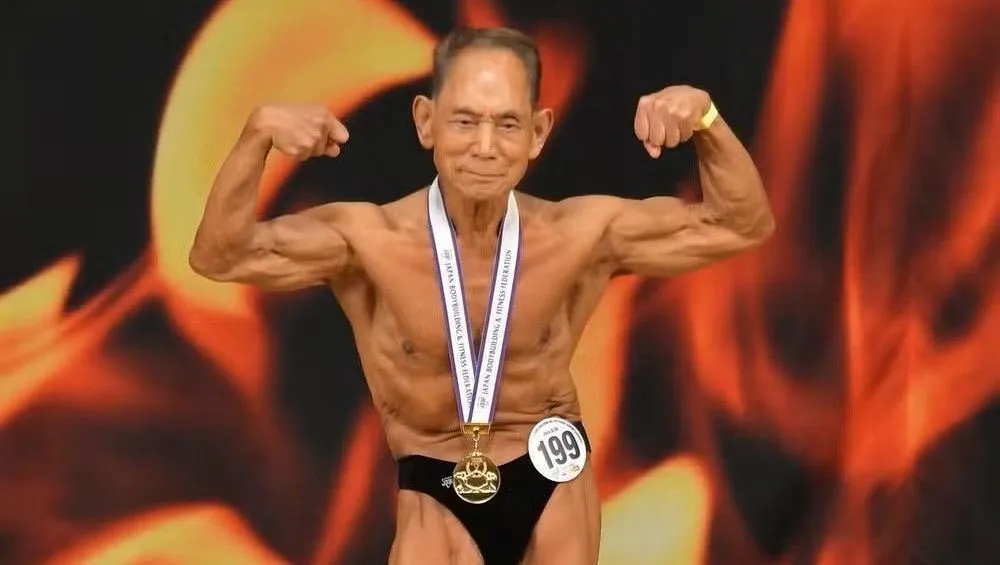 Aos 90 anos, japonês que já competia na época de Arnold Schwarzenegger conquista mais um título no fisiculturismo