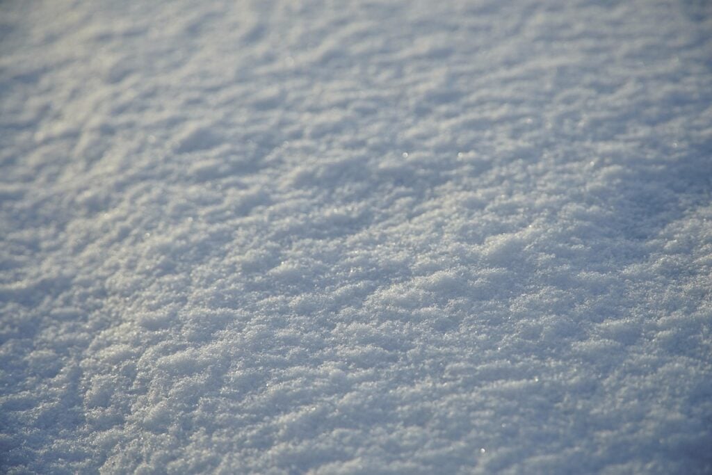 Neve cobre um dos lugares mais secos da Terra, e cidade recebe em três dias chuva equivalente à média de dez anos