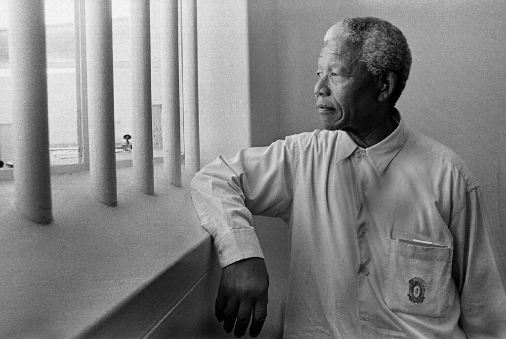 Nelson Mandela, vencedor do Nobel da Paz: “Lutei contra a dominação branca e contra a dominação negra; defendi uma sociedade livre, ideal pelo qual estou disposto a morrer”