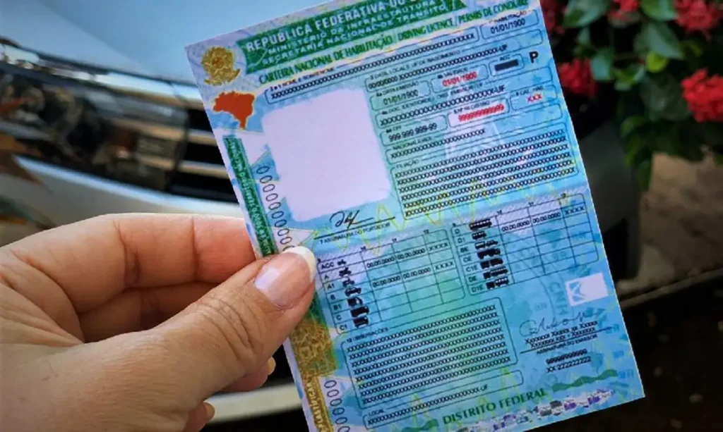 Polícia Militar ganha novo aparelho que pode suspender CNH por 12 meses mesmo quando o bafômetro dá negativo