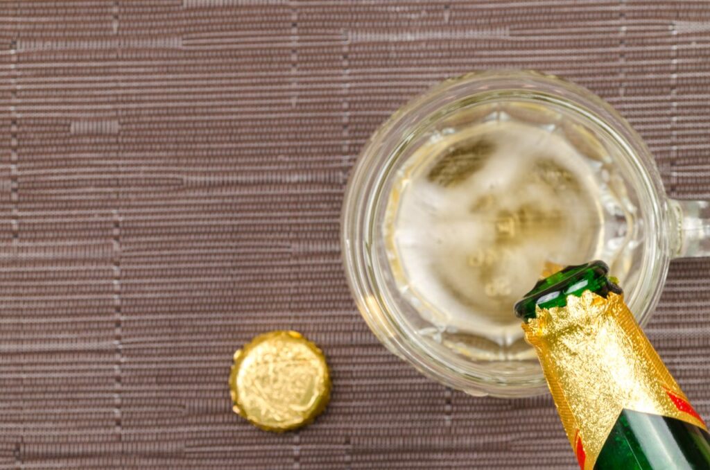 Dona de Corona e Stella Artois percebe que consumidor está bebendo menos e aposta em cerveja com proteína para reagir nas vendas