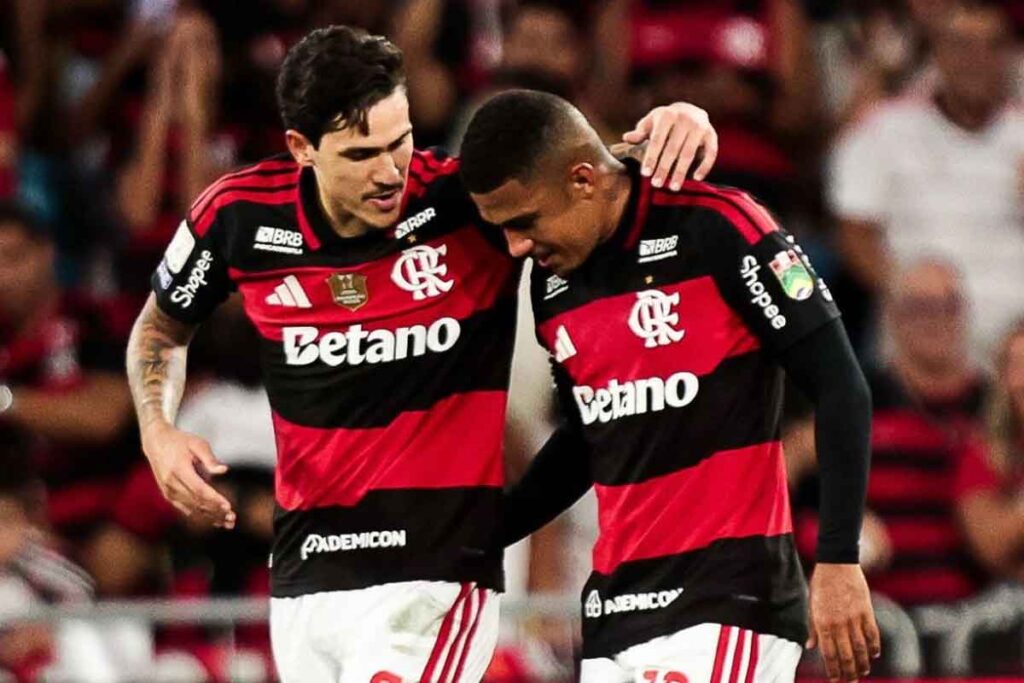Flamengo terá que pagar multa gigantesca à Conmebol, após ato de indisciplina de jogadores no duelo contra o Independiente del Valle