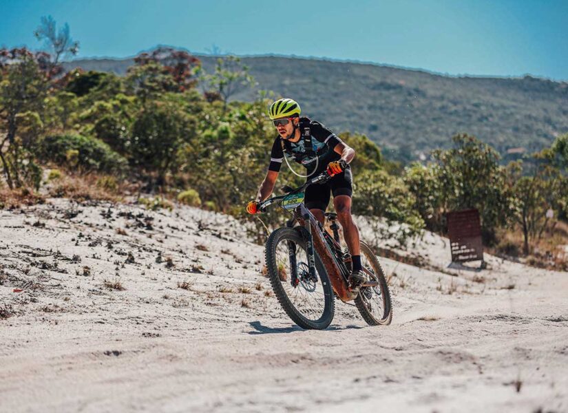 Sertões MTB Ibitipoca 2026 reúne mais de 400 ciclistas na Zona da Mata