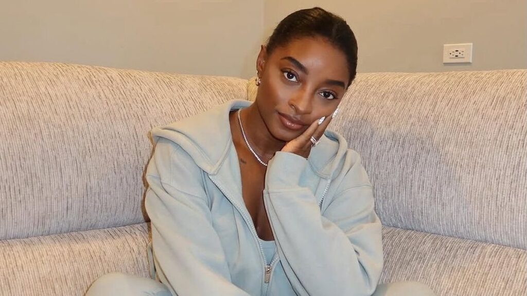 Simone Biles, uma das maiores ginastas da história: “O mundo não precisa que você seja perfeita; precisa que tenha coragem, se importe e continue mesmo quando o plano não dá certo”