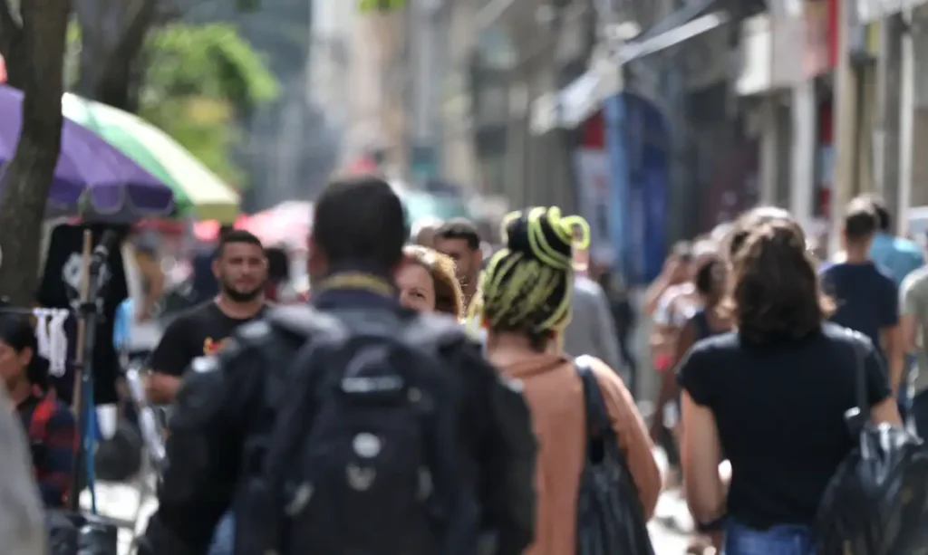 Pesquisa revela uma “força invisível” que acompanha todos os humanos na Terra e pode ter relação com o envelhecimento