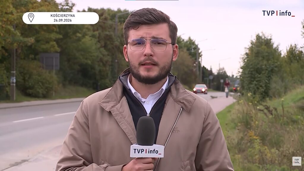 TV transmitia ao vivo reportagem sobre um acidente quando outra tragédia aconteceu atrás do repórter e foi registrada pela câmera