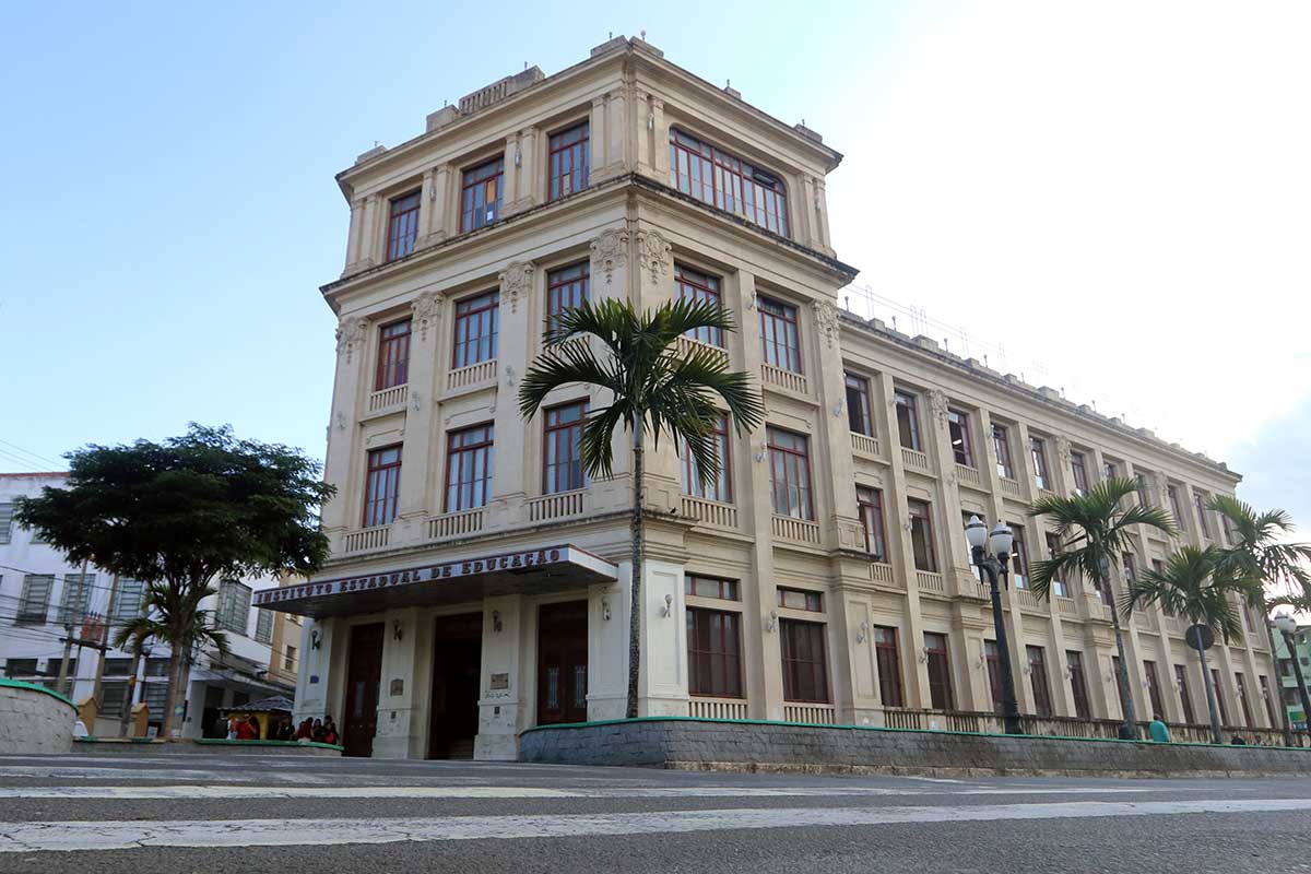 Voto e Cidadania: Escolas estaduais em JF convivem com sobrecarga e cobranças; Estado cita investimentos