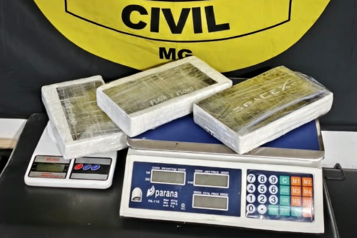 Mulher é presa em flagrante após apreensão de 3 kg de cocaína