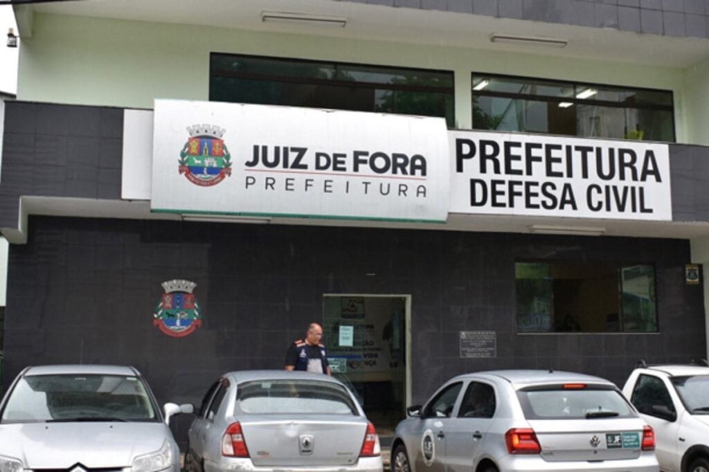 Imóvel, aparentemente abandonado, desaba no bairro Centenário