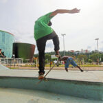 Projeto oferece aulas de skate para crianças e adolescentes em Juiz de Fora