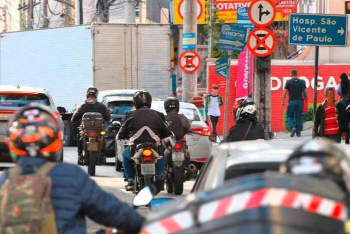 Acidentes de moto afetam renda de trabalhadores e custam milhões à saúde pública 1 Acidente moto Felipe Couri