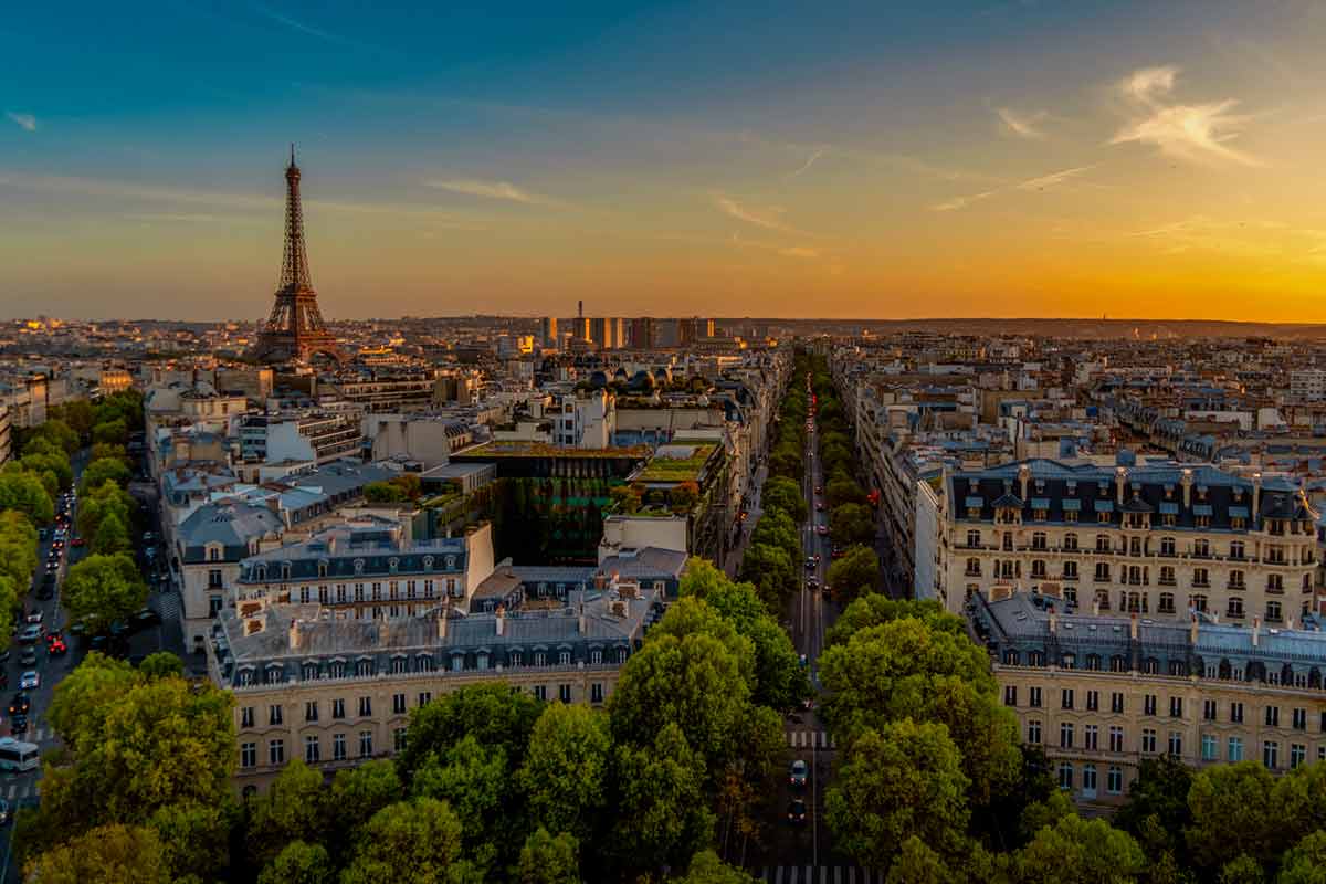 França abre inscrições para brasileiros interessados em cursar graduação e pós-graduação em 2027