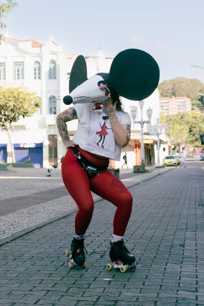 Conheça Clara Downey, a Miss Ratazana, que mistura arte e esportes radicais em Juiz de Fora 1 Desfile Sordida por @larinoe 25
