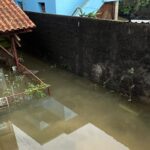 VÍDEO: Rompimento de tubulação alaga imóvel e deixa moradores ilhados em Juiz de Fora 19 Rompimento de tubulação alaga imóvel e deixa moradores ilhados em Juiz de Fora
