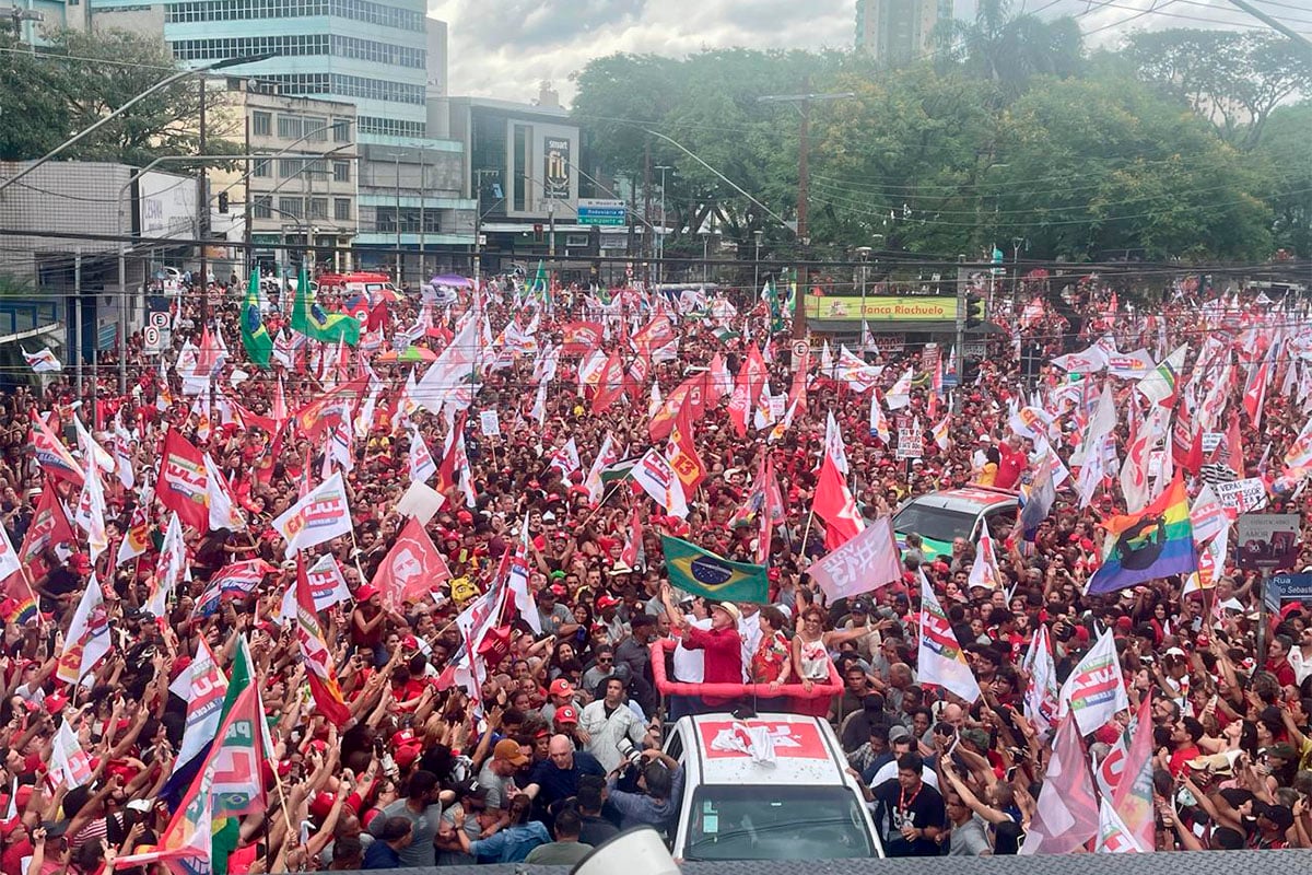 “Nesta cidade, não sabemos o que é derrota”, diz Lula, durante campanha em Juiz de Fora