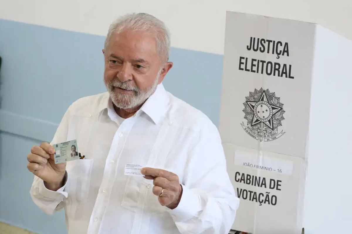 ‘O que eu vi nesse 2º turno foi algo quase que inexplicável’, diz Lula ao votar neste domingo