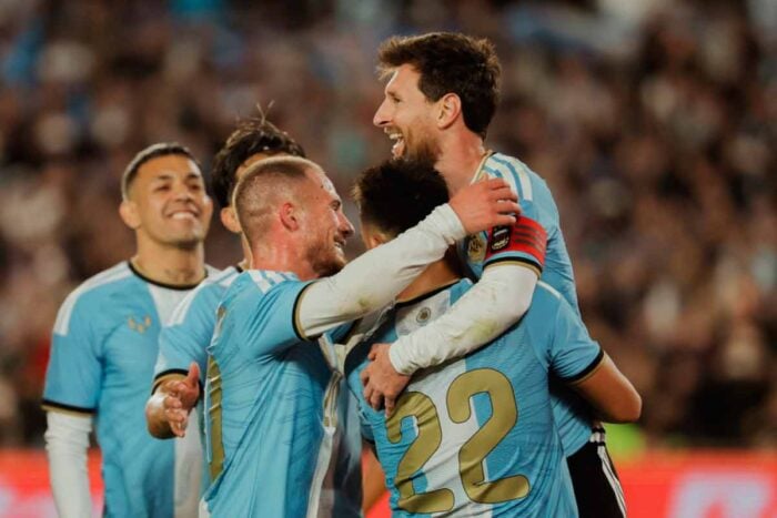 Fim de uma era: Messi se aposenta da seleção argentina após 21 anos 1 Messi 2 Associacao de Futebol Argentino