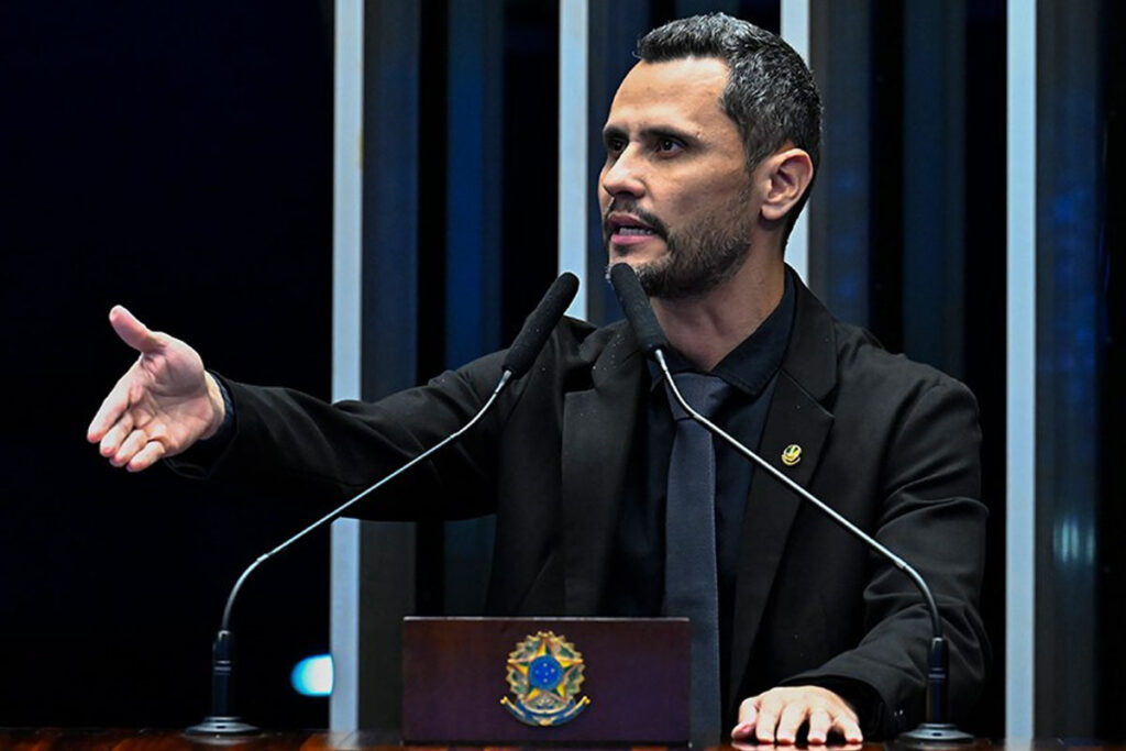 VÍDEO: Fim da escala 6x1: veja como Cleitinho votou e o que disse durante discurso no Senado 1 Sem titulo
