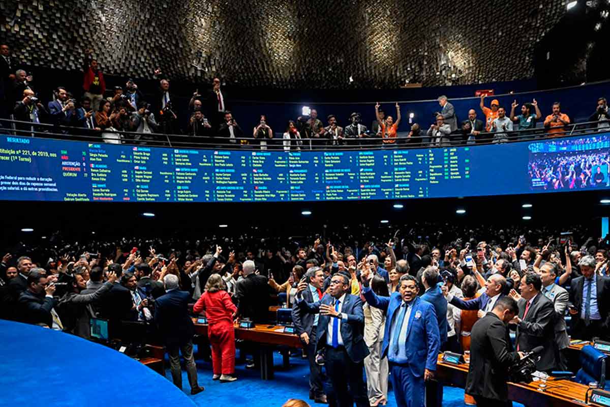 Em votação histórica, Senado aprova emenda constitucional que extingue jornada de trabalho 6x1 1 Votacao 6x1 Senado Carlos Moura Agencia Senado